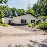 Luxe Recreatiebungalows Midden In Bosrijke Omgeving Noord-brabant Hébergement de vacances *