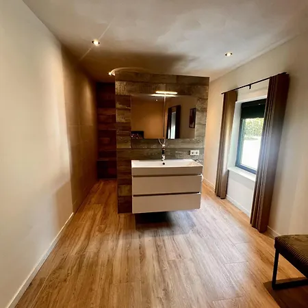 Prázdninový dům Luxe Recreatiewoningen Midden In Bosrijke Omgeving