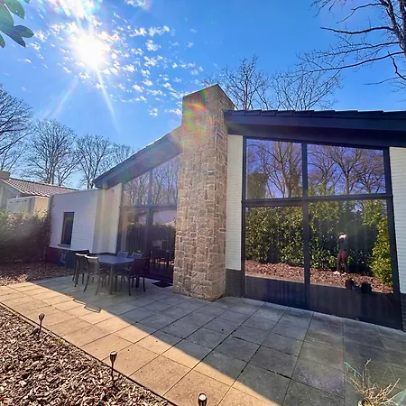 Luxe Recreatiebungalows Midden In Bosrijke Omgeving Noord-brabant *
