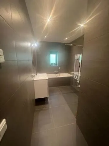 Luxe Recreatiewoningen Midden In Bosrijke Omgeving Hébergement de vacances Waalre