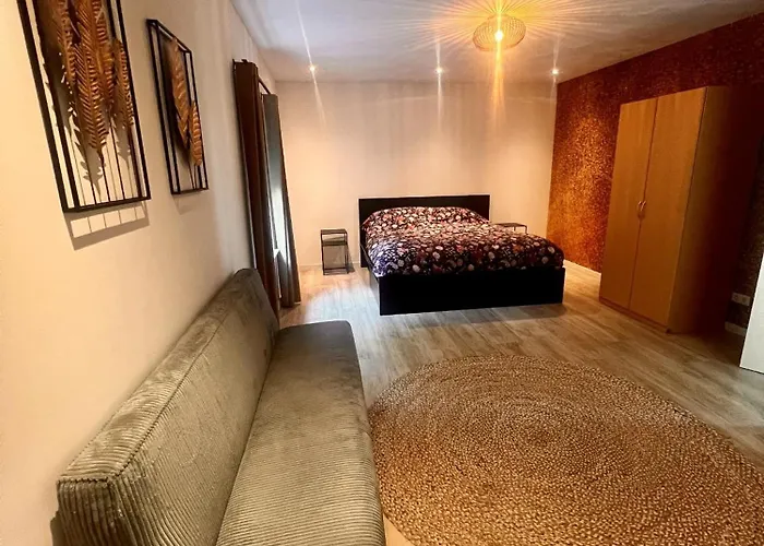 Luxe Recreatiewoningen Midden In Bosrijke Omgeving Waalre