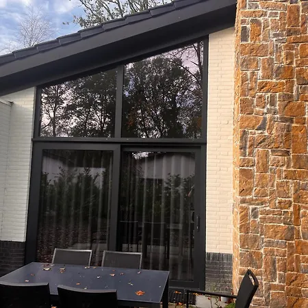 Luxe Recreatiewoningen Midden In Bosrijke Omgeving *