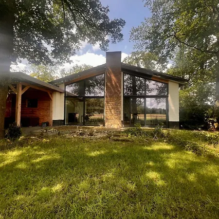 בית נופש Luxe Recreatiewoningen Midden In Bosrijke Omgeving