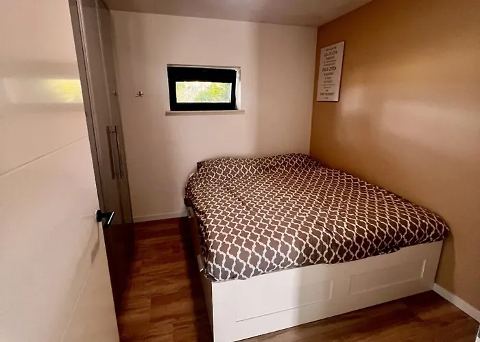 Luxe Recreatiewoningen Midden In Bosrijke Omgeving Waalre